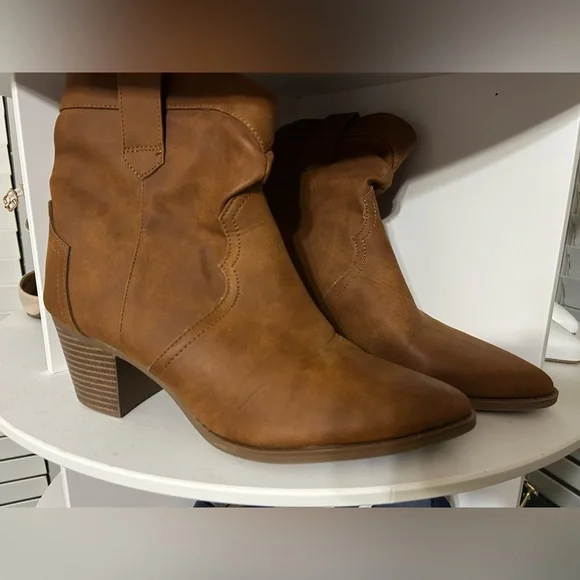 Time & Tru Tan Western Booties Size 8 - Picture 3 of 5
